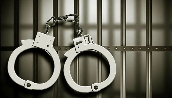 گوجرانوالہ-اور-نارروال-سے-جعلی-شناختی-کارڈ-بنوانے-والا-ایجنٹ-اور-انسانی-اسمگلر-گرفتار