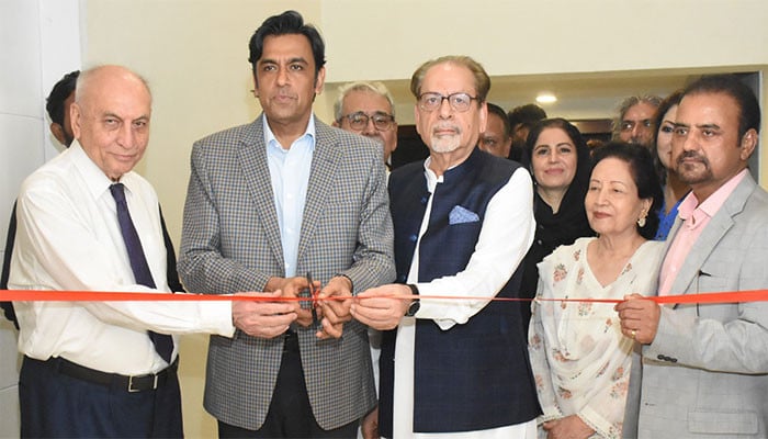 کراچی:-آرٹس-کونسل-میں-3-روزہ-’آرٹس-المنائی-فیسٹیول-2025ء‘-کا-رنگا-رنگ-آغاز