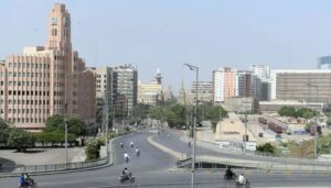 کراچی-میں-وقفے-وقفے-سے-تیز-ہوائیں-چلنے-کا-امکان
