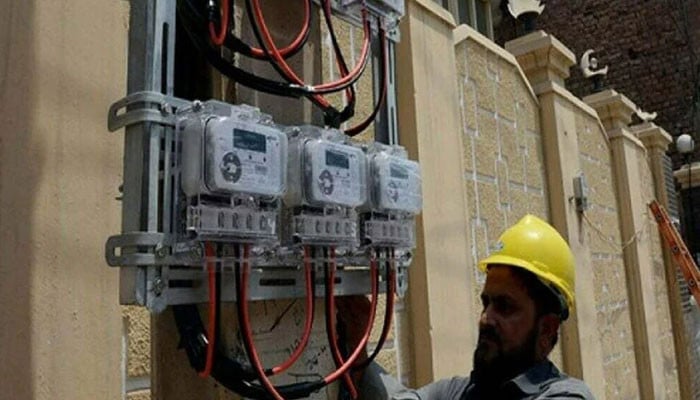 بجلی-کے-2-میٹر-لگانے-پر-پابندی-کی-خبر-جھوٹی-قرار