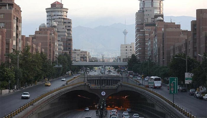 ایران-میں-پھنسے-پاکستانی-طلباء-و-طالبات-کا-قافلہ-تہران-سے-روانہ