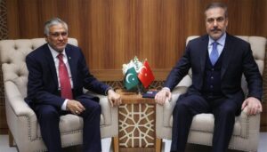 اسحاق-ڈار-کا-ترک-ہم-منصب-سے-رابطہ،-ایران-پر-اسرائیلی-حملوں-پر-اظہار-تشویش