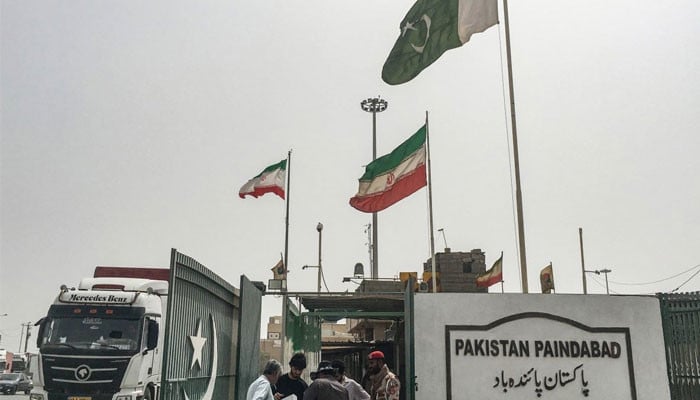 پاکستان-کا-ایران-سے-سفارتی-عملہ-واپس-بلانے-پر-غور