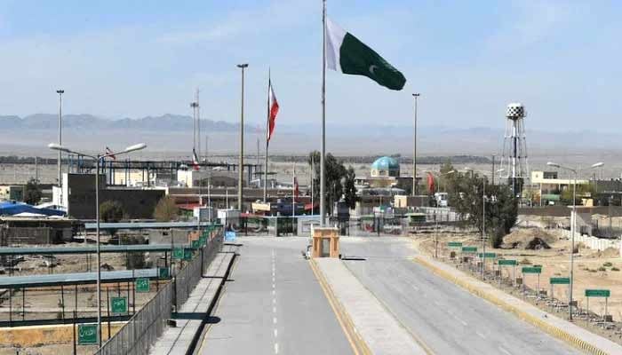 پاکستان-کا-ایران-سے-غیر-ضروری-سفارتی-عملے-کے-انخلاء-کا-فیصلہ