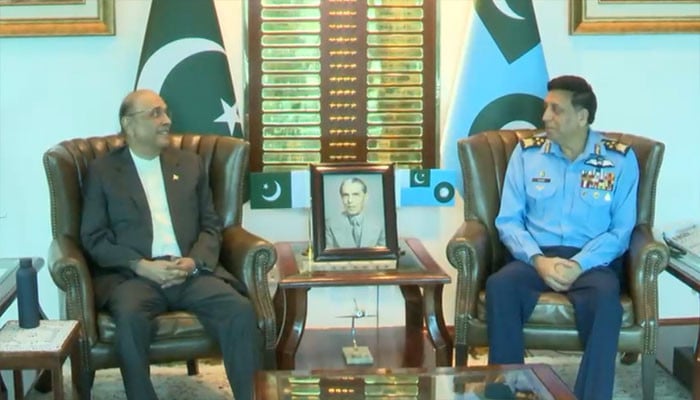 صدر-زرداری-کی-ایئر-ہیڈکوارٹرز-میں-ایئر-چیف-مارشل-ظہیر-احمد-بابر-سدھو-سے-ملاقات