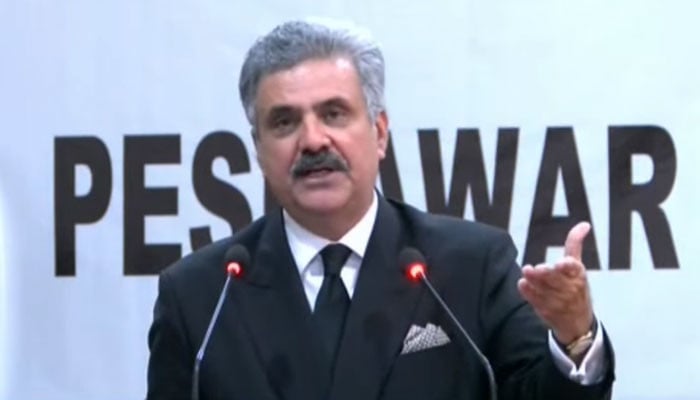 ہمارے-ینگ-وکلاء-کو-چاہیے-کہ-اپنے-سینئرز-سے-سیکھیں:-چیف-جسٹس-یحییٰ-آفریدی