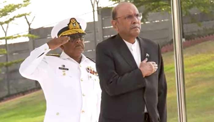 صدرِ-آصف-زرداری-کا-نیول-ہیڈ-کوارٹرز-کا-دورہ