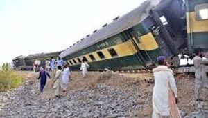 شکارپور،-منڈی-پھاٹک-کےمقام-پرجعفرایکسپریس-کی-بوگی-پٹری-سے-اتر-گئی