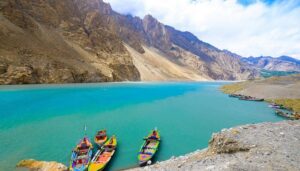سیوریج-کا-ناقص-نظام:-عطا-آباد-جھیل-کنارے-ایک-ریزورٹ-سیل