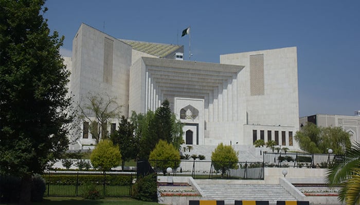 آئینی-بینچ-ججز-کا-روسٹر-تبدیل،-مخصوص-نشستیں-نظرثانی-کیس-کی-سماعت-پیر-اور-منگل-کو-نہیں-ہوگی