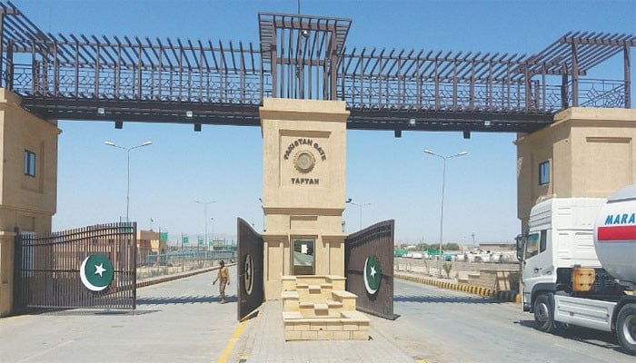 ایران-سے-آج-69-پاکستانی-واپس-پہنچے