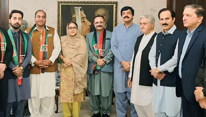 سابق-وزیراعظم-آزاد-کشمیر-کا-ساتھیوں-اور-حامیوں-سمیت-پیپلز-پارٹی-میں-شمولیت-کا-اعلان