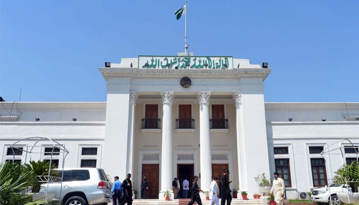 خیبر-پختونخوا-اسمبلی،-2-پارٹیوں-کے-ممبران-میں-گرما-گرمی،-الزامات