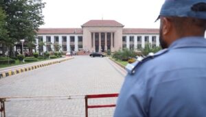 پنجاب-اسمبلی:-بلال-یامین-کا-اپوزیشن-رکن-اعجاز-شفیع-پر-گھڑی-چوری-کے-الزام-کا-ڈراپ-سین