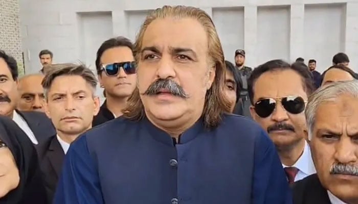 بانی-پی-ٹی-آئی-کا-اختیار-ہے-جب-کہیں-گے-ہم-حکومت-اڑا-دیں-گے:-علی-امین-گنڈاپور