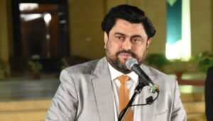 گورنر-سندھ-نے-مختلف-افراد-کو-امدادی-چیک-دیے
