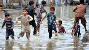 سیلاب-و-لینڈ-سلائیڈنگ-کے-خطرے-والے-علاقوں-میں-غیر-ضروری-سفر-سے-گریز-کی-ہدایت