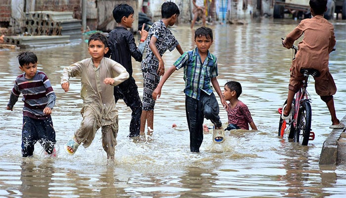 سیلاب-و-لینڈ-سلائیڈنگ-کے-خطرے-والے-علاقوں-میں-غیر-ضروری-سفر-سے-گریز-کی-ہدایت