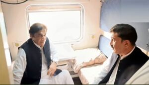جب-تک-خود-ٹرین-میں-سفر-نہیں-کرونگا،-مسافروں-کی-مشکلات-نہیں-سمجھ-سکتا:-حنیف-عباسی