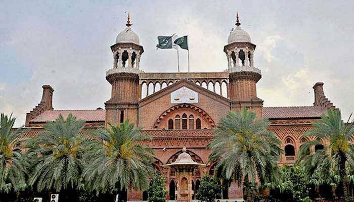 لاہور-ہائیکورٹ-کا-بلند-عمارتوں-کی-چھتوں-پر-سبزہ-لگانے-کا-حکم