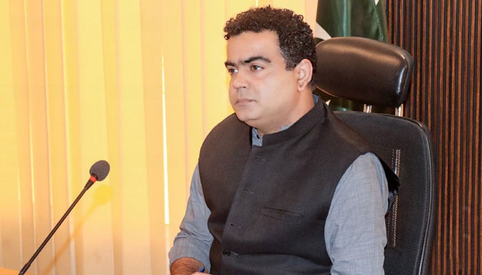 کراچی-میں-عمارت-گرنے-کا-واقعہ،-ڈی-سی-ساؤتھ-نے-مکینوں-کو-مزید-خطرے-سے-آگاہ-کردیا
