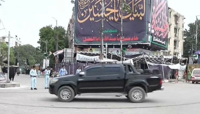 کراچی:-9-محرم-کا-جلوس،-موٹرسائیکل-کی-ڈبل-سواری-پر-پابندی،-سخت-سیکیورٹی-انتظامات