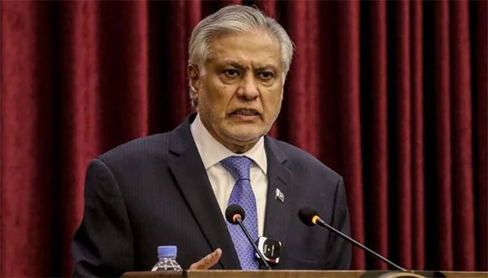 نواز-شریف-کی-اڈیالہ-جیل-میں-بانی-پی-ٹی-آئی-سے-ملاقات-کی-باتیں-قیاس-آرائیاں-ہیں،-اسحاق-ڈار