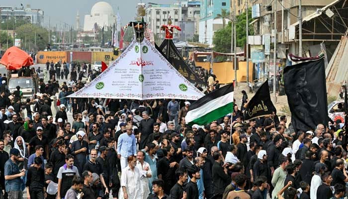 کراچی:-یوم-عاشور-کا-مرکزی-جلوس-نشتر-پارک-سے-برآمد