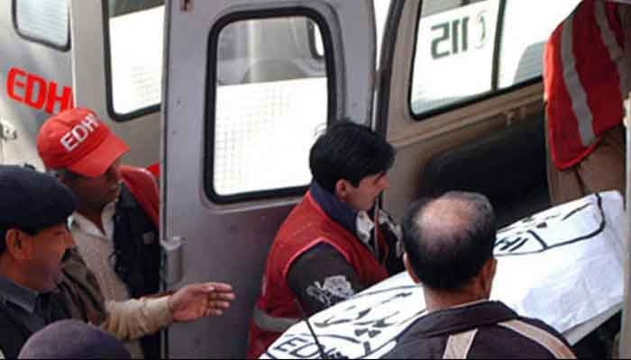 کراچی:-شارع-فیصل-پر-موٹرسائیکلوں-کی-ٹکر،-ایک-شخص-جاں-بحق