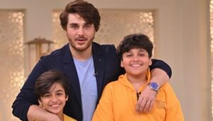 بچوں-کو-15-سال-سے-پہلے-ذاتی-گیجٹ-کی-اجازت-نہیں:-احسن-خان
