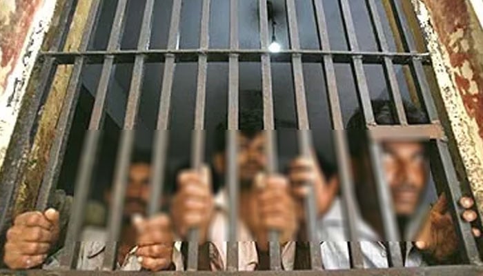 کراچی،-پولیس-کی-وردی-میں-وارداتیں-کرنے-والا-ایرانی-گینگ-گرفتار