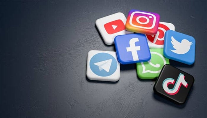 سوشل-میڈیا-صارفین-کی-عمر-کی-حد-مقرر-کرنے-کا-بل-پیش
