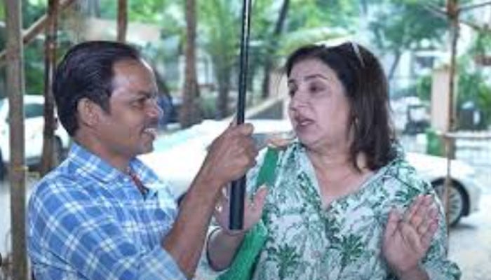 فرح-خان-نے-اپنے-باورچی-کے-بچوں-کو-انگلش-میڈیم-اسکول-میں-داخل-کروادیا