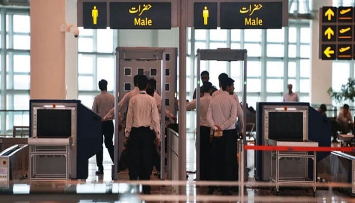 کراچی-ایئرپورٹ-پر-سامان-چوری-کا-الزام،-ایک-ملازم-زیرحراست