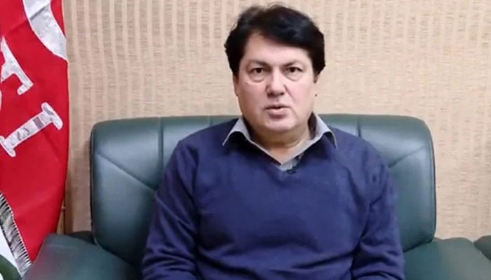 مشیر-اطلاعات-بیرسٹر-سیف-کی-سربراہی-میں-12-رکنی-وفد-چین-روانہ