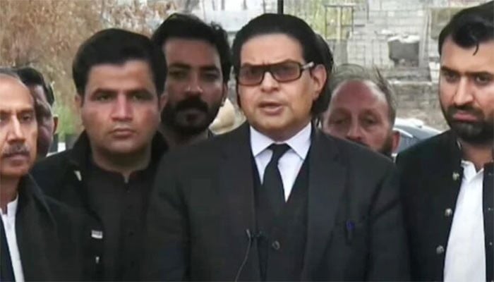 تحریک-انصاف-کے-رہنماؤں-کے-خلاف-فیصلوں-کا-سیلاب-آرہا-ہے،-سلمان-اکرم-راجا