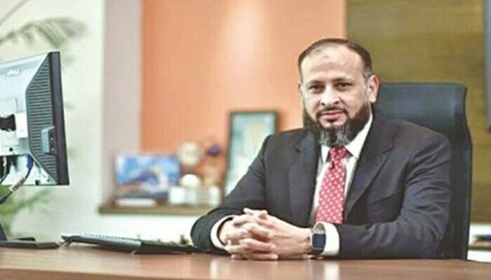 کے-الیکٹرک-کے-سی-ای-او-مونس-علوی-پر-خاتون-کو-ہراساں-کرنے-کا-الزام-ثابت،-عہدے-سے-ہٹانے-کا-حکم-اور-جرمانہ
