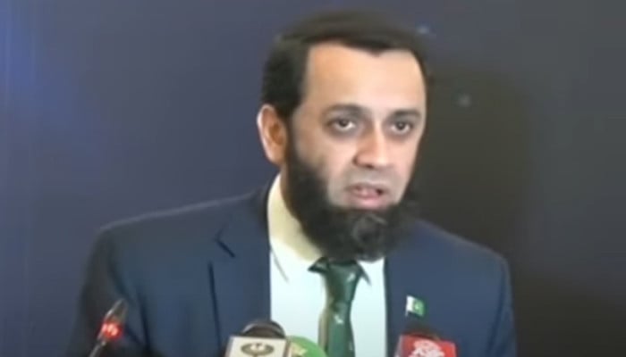 بھارت-پانی-کو-ہتھیار-کے-طور-پر-استعمال-کر-رہا-ہے:-عطا-تارڑ