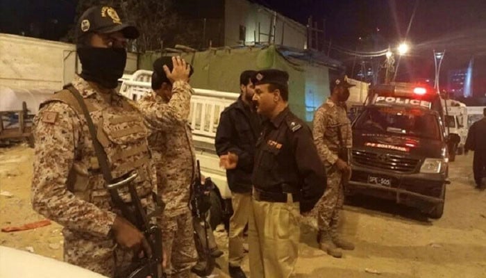 رینجرز-و-پولیس-کی-سہراب-گوٹھ،-گڈاپ-ٹاؤن-اور-ناردرن-بائی-پاس-پر-کارروائیاں،-6-ملزمان-گرفتار