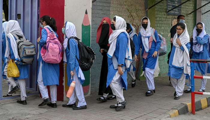سندھ-اور-بلوچستان-کے-اسکولوں-میں-گرمیوں-کی-چھٹیاں-ختم،-تدریسی-عمل-شروع