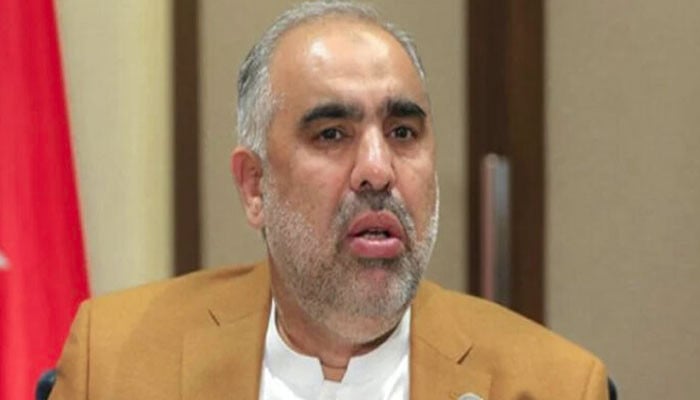 اسد-قیصر-نے-جنرل-باجوہ-کی-ایکسٹینشن-پر-قوم-سے-معذرت-کر-لی